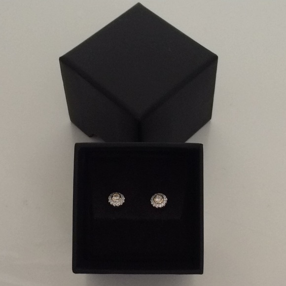 NIB Morgan & Paige 18KGold Plated .925 SS Earrings - Picture 5 of 8